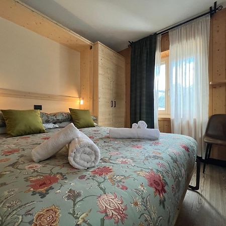 Il Pettirosso - Casa Vacanze ボルミオ エクステリア 写真